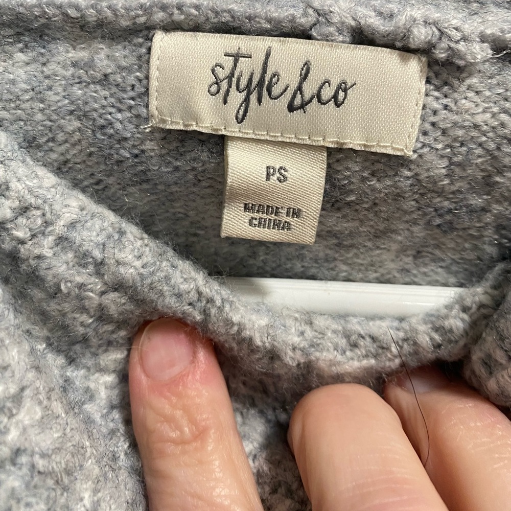 Women’s Style & Co. Grey/White Pullover Sweater size PS super soft - Picture 4 of 4
